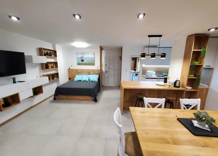 Elegant With Sea View In Saint Vlas 公寓