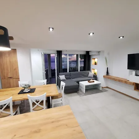 Apartamento Elegant With Sea View In Saint Vlas